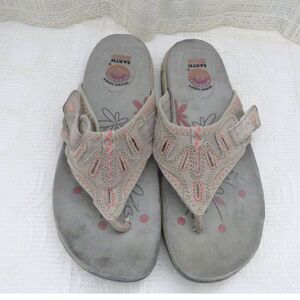 Earth Spirit Sandals Women 7 Beige Adjustable Embroidered Boho Summer Flip Flops